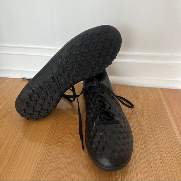 Nike Tiempo Legend 10 Academy Turf Low-Top Soccer Shoes - Picture 3 of 4